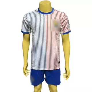 เสื้อกีฬา ชุดฟุตบอล สโมสรทีมดัง ได้เสื้อกับกางเกง เนื้อผ้าโพลีเอสเตอร์ ใส่เล่นออกกำลังกาย