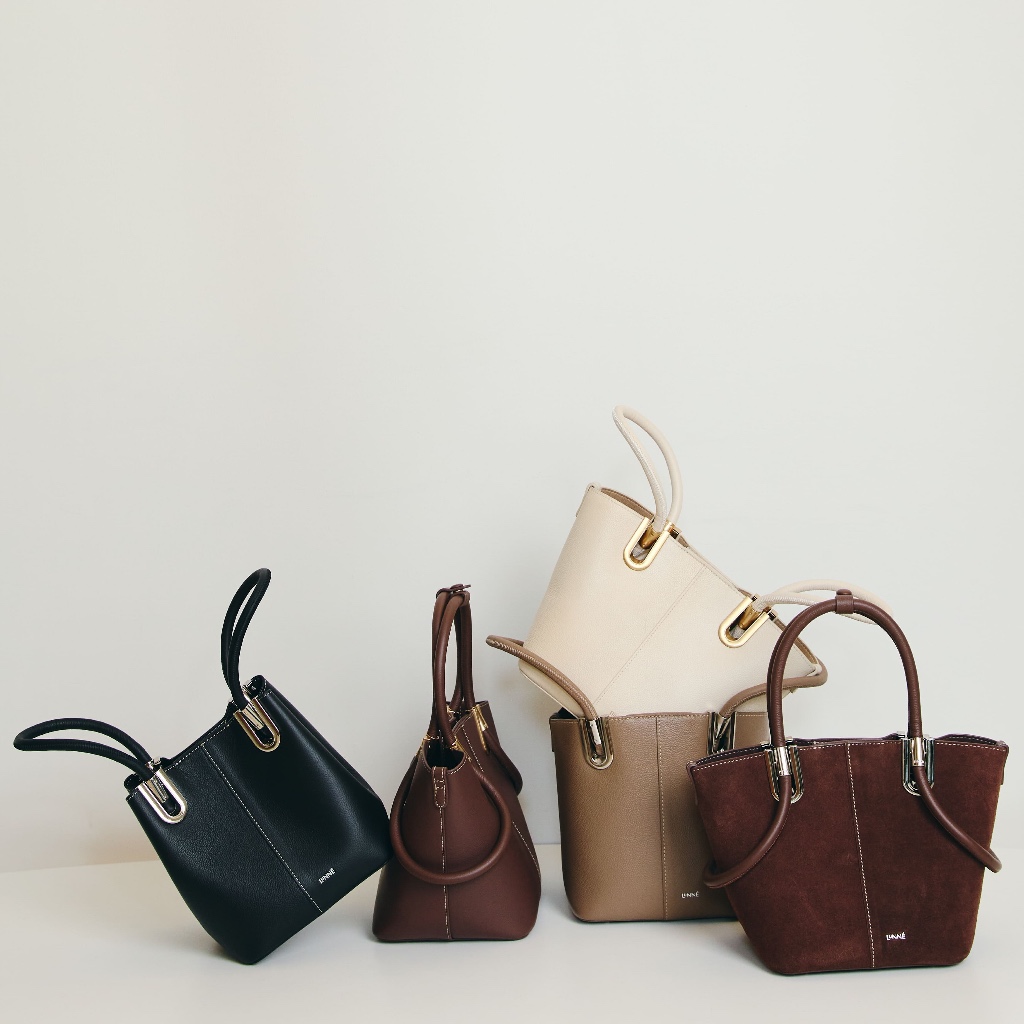 LUNNE กระเป๋าสะพายไหล่ หนังวัวแท้ รุ่น Mini Klara Bag