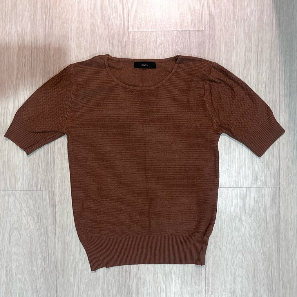 เสื้อยืดไหมพรม สีน้ำตาล ป้าย One-K