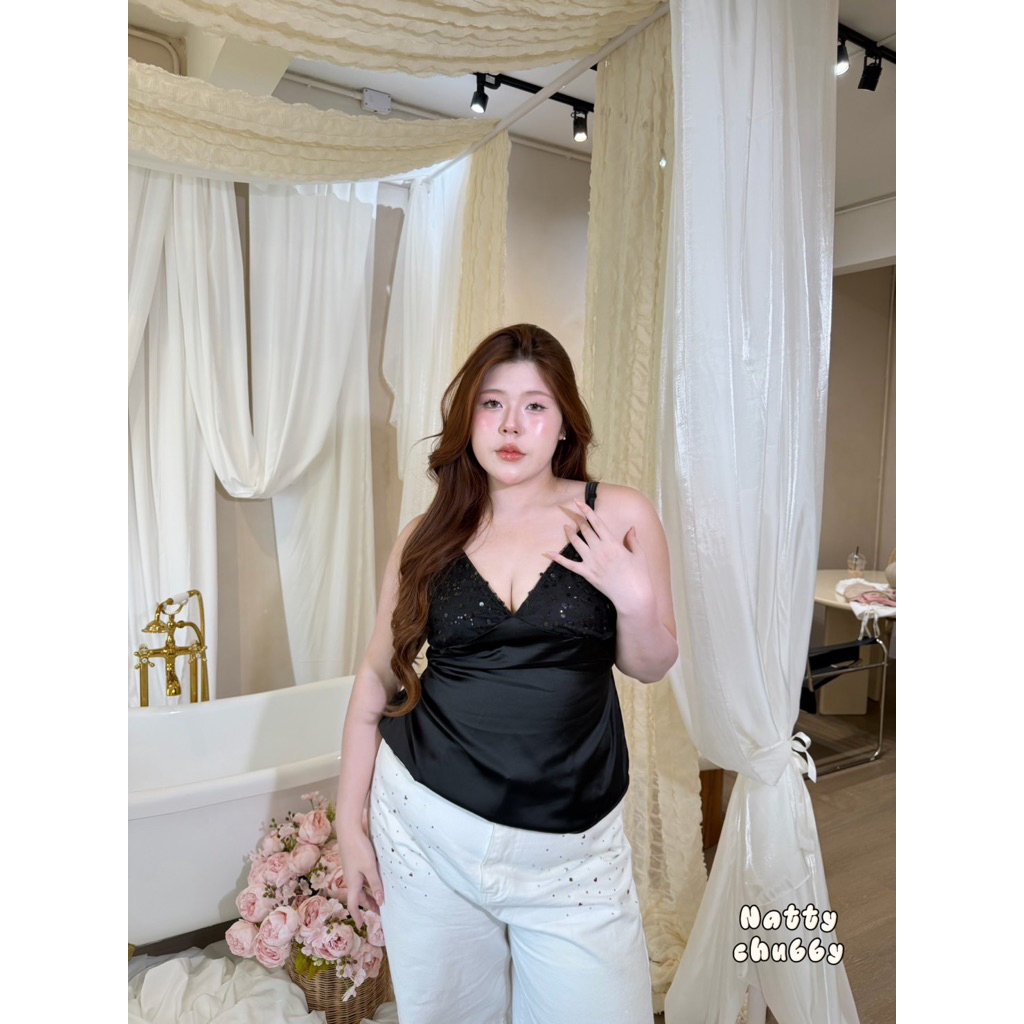 Satin Sparkle - สายเดี่ยวซาตินแต่งเพชร งานหรูพรีเมี่ยม อกฟรีไซส์ 38-50 นิ้ว เสื้อสาวอวบ เสื้อซาติน