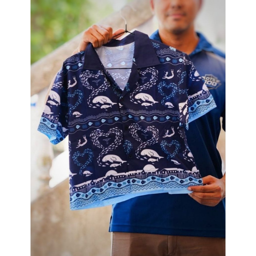 เสื้อฮาวายลายพะยูน + ปลารูปหัวใจ Original สีน้ำเงิน