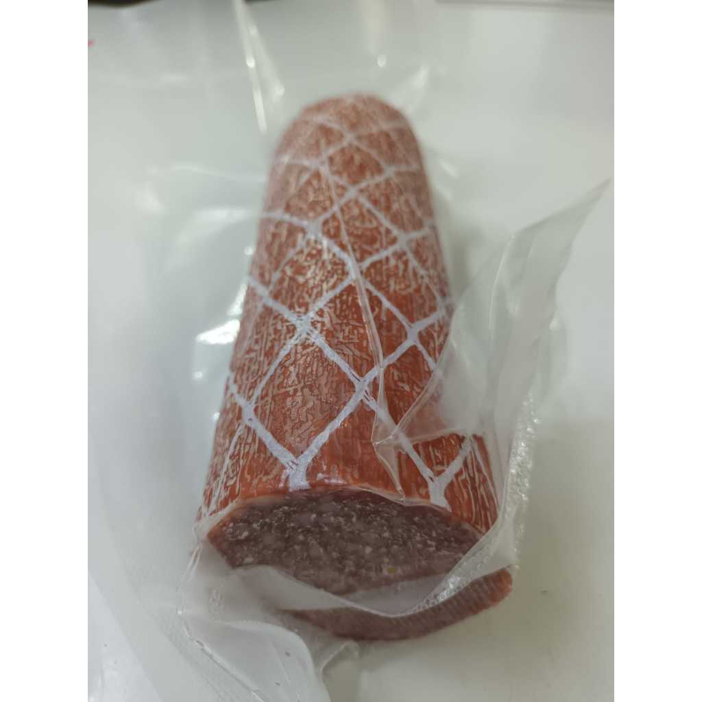 TGM House Salami  (1 piece) / 500 gram vacuum sealed /เฮาส์ซาลามี่หมูและเนื้อ  ตัดครึ่ง 500 กรัม ไม่สไลด์ ตราทีจีเอ็ม