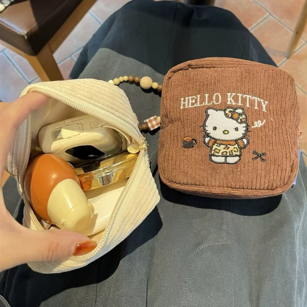 สินค้าพร้อมจัดส่ง กระเป๋าใส่เครื่องสำอางค์ Hello Kitty รูปที่ 3