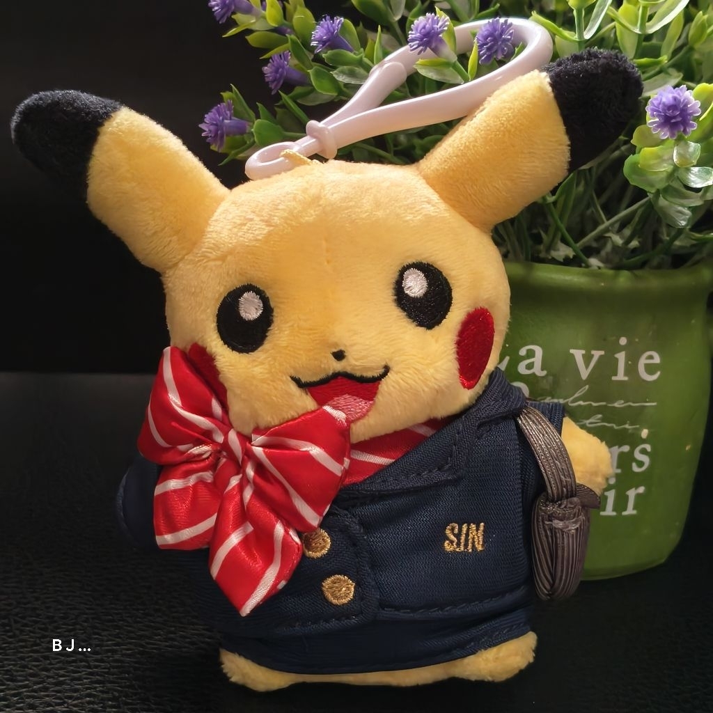 ตุ๊กตา Pokémon Center "Cabin Attendant" Jewel Changi Airport  Limited Pikachu Keychain น่ารัก...แท้💯