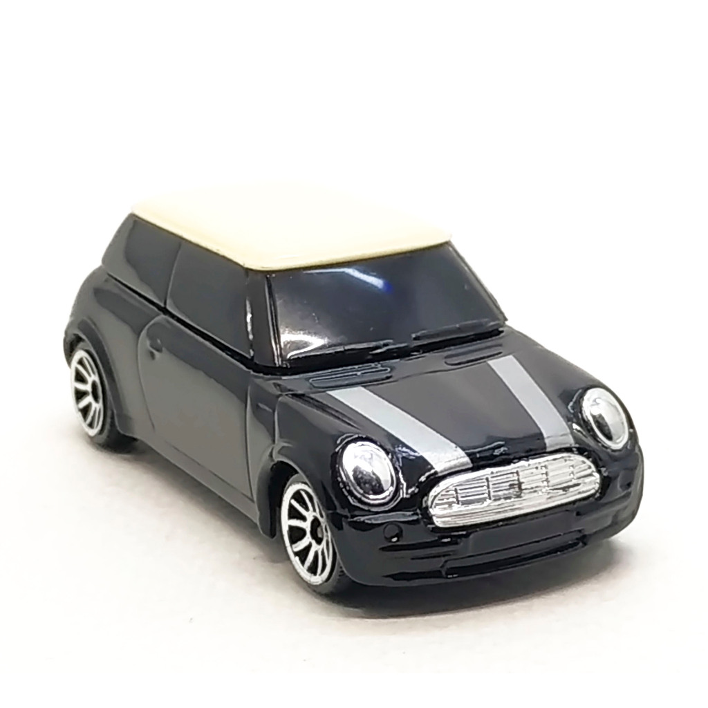 Majorette Mini Cooper - สีดำ คาดเงิน หลังคาขาว /Wheels 5U /scale 1/56 (3 inches) no Package