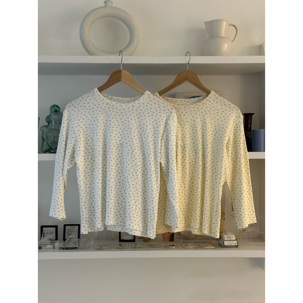 SOMETHING ABOUT US - Essential flower top
