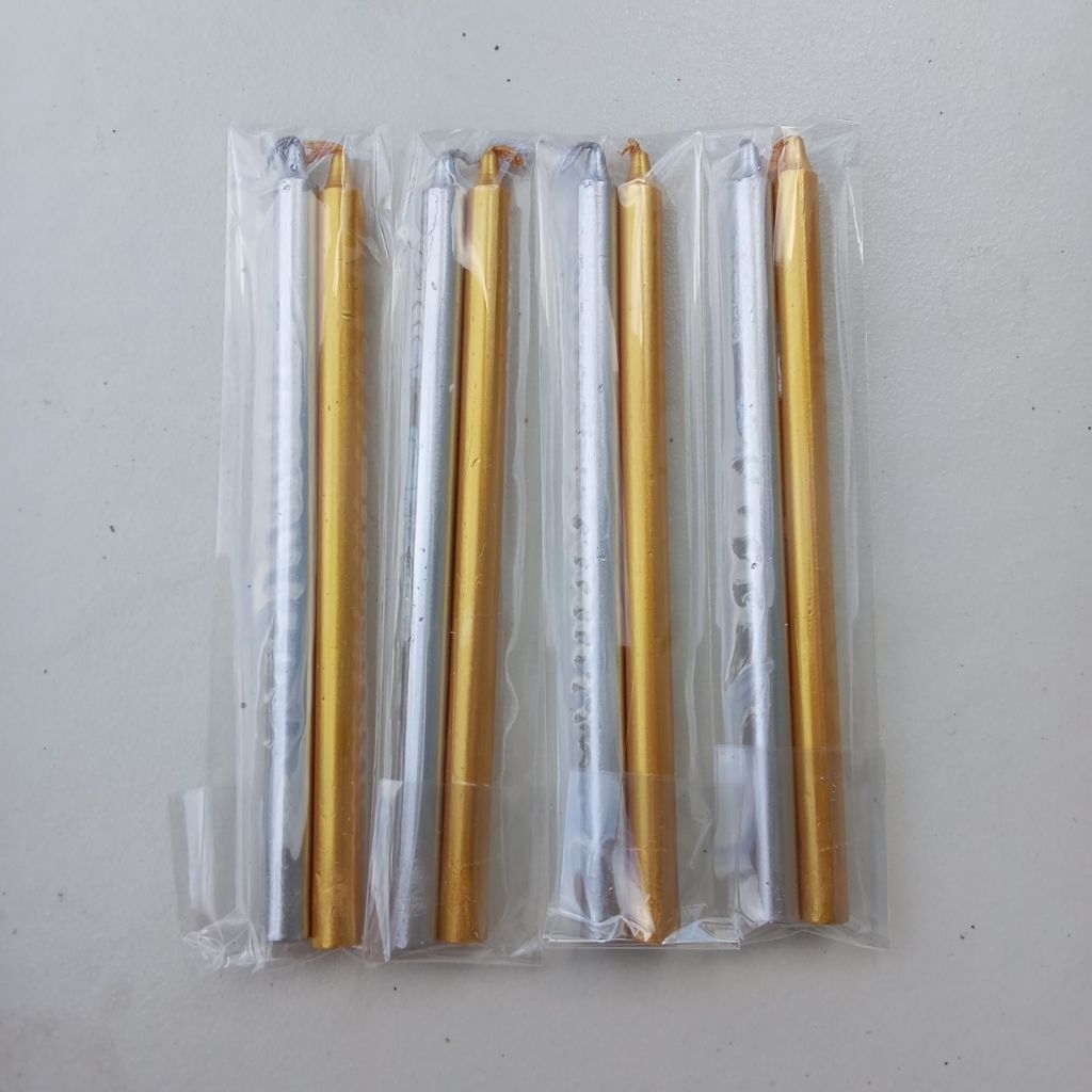 เทียนเงินเทียนทอง (4คู่) ยาว18ซม. เทียนทำพิธี บายศรี บวงสรวง ไหว้ครู