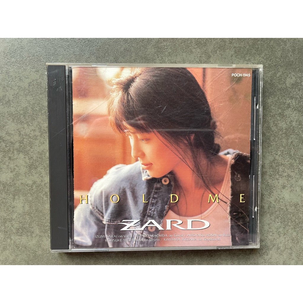 CD ZARD Hold Me Hold Me