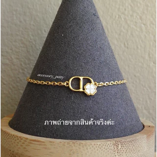 ✨💖สร้อยข้อมือ รุ่นA33 ตัวเรือนสีทองแต่งดีเทลโคลเวอร์4กลับนูนสวย น่ารักตะมุตะมิค่ะ งานสวยตรงปกค่ะ💖✨