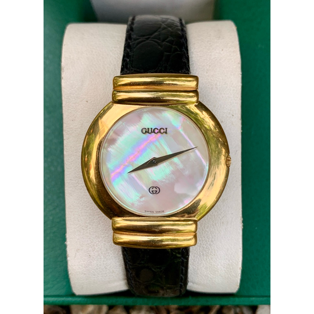 นาฬิกา GUCCI SWISS MADE แท้ สายไม่เดิม