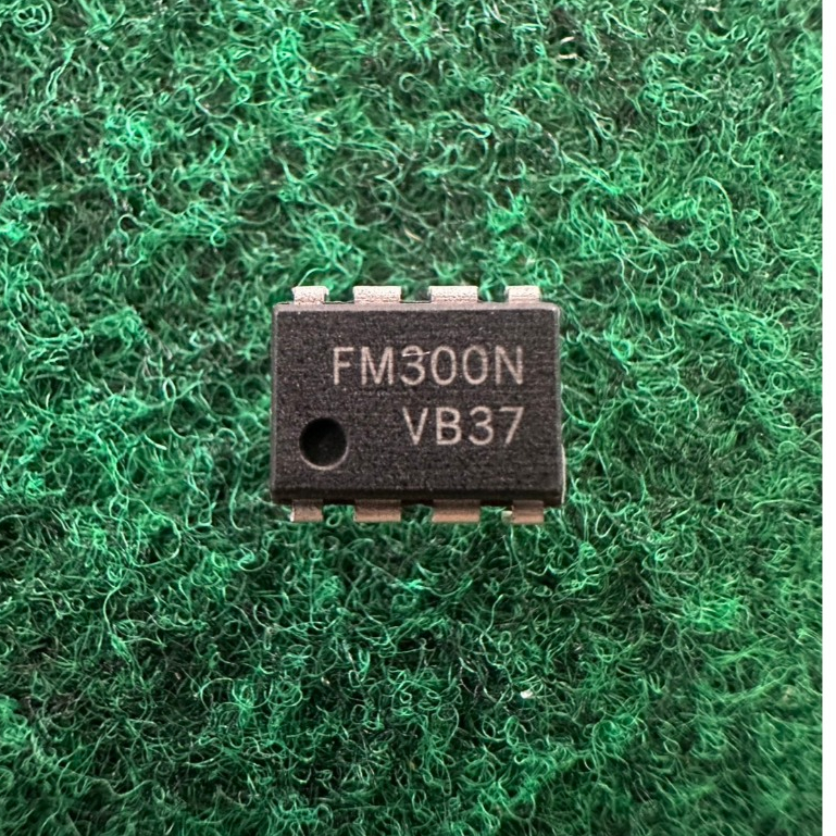 IC FM300N , FSGM300N , FSDM311 ,  FSL136MR , FAN7601 , FAN4800IN , 300N 0265 M311 136M 7601 4800 1 ตัว