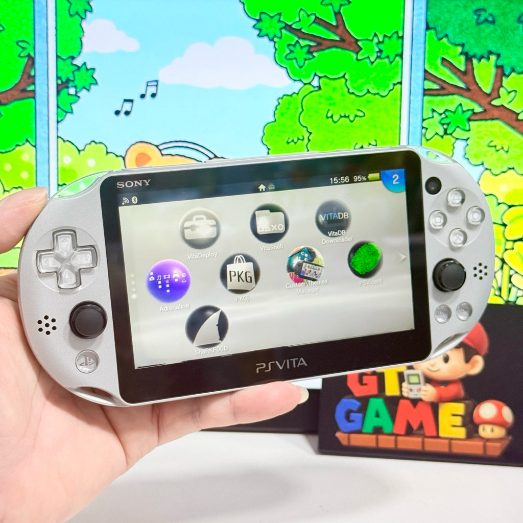 PS Vita Slim PCH-2000 Metalic silver 8 GB. Psvita  🎮✨ สีเงินเมทัลลิค หล่อเท่เรียบหรูคลาสสิค แปลงระบบ PKGJ