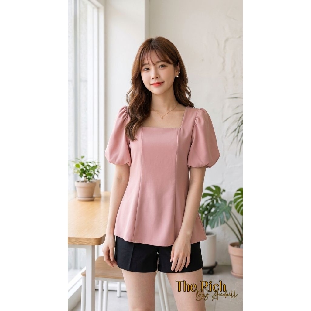 เสื้อแขนสั้นคอเหลี่ยมทรงบอลลูนสไตล์เรียบหรู  ทรงสวยใส่สบาย มีซิปยาวด้านหลัง แมทช์ง่าย
