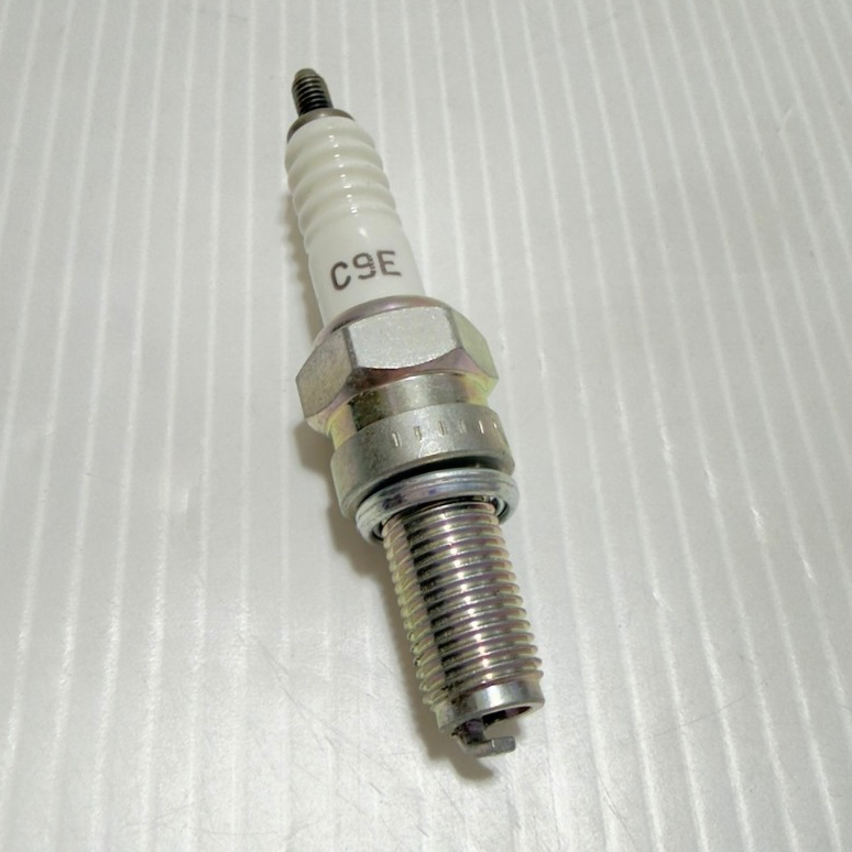 หัวเทียน NGK C9E (SPARK PLUG C9E) ของแท้ **(ไม่มีกล่อง ขายราคาถูก)** ราคาต่อ 1หัว