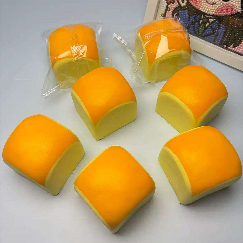 (ยกโหล12ชิ้น) ขนมปัง สกุชชี่ สกุชชี่ขนมปัง ปังก้อน ขนมปังเค้กไข่ก้อน