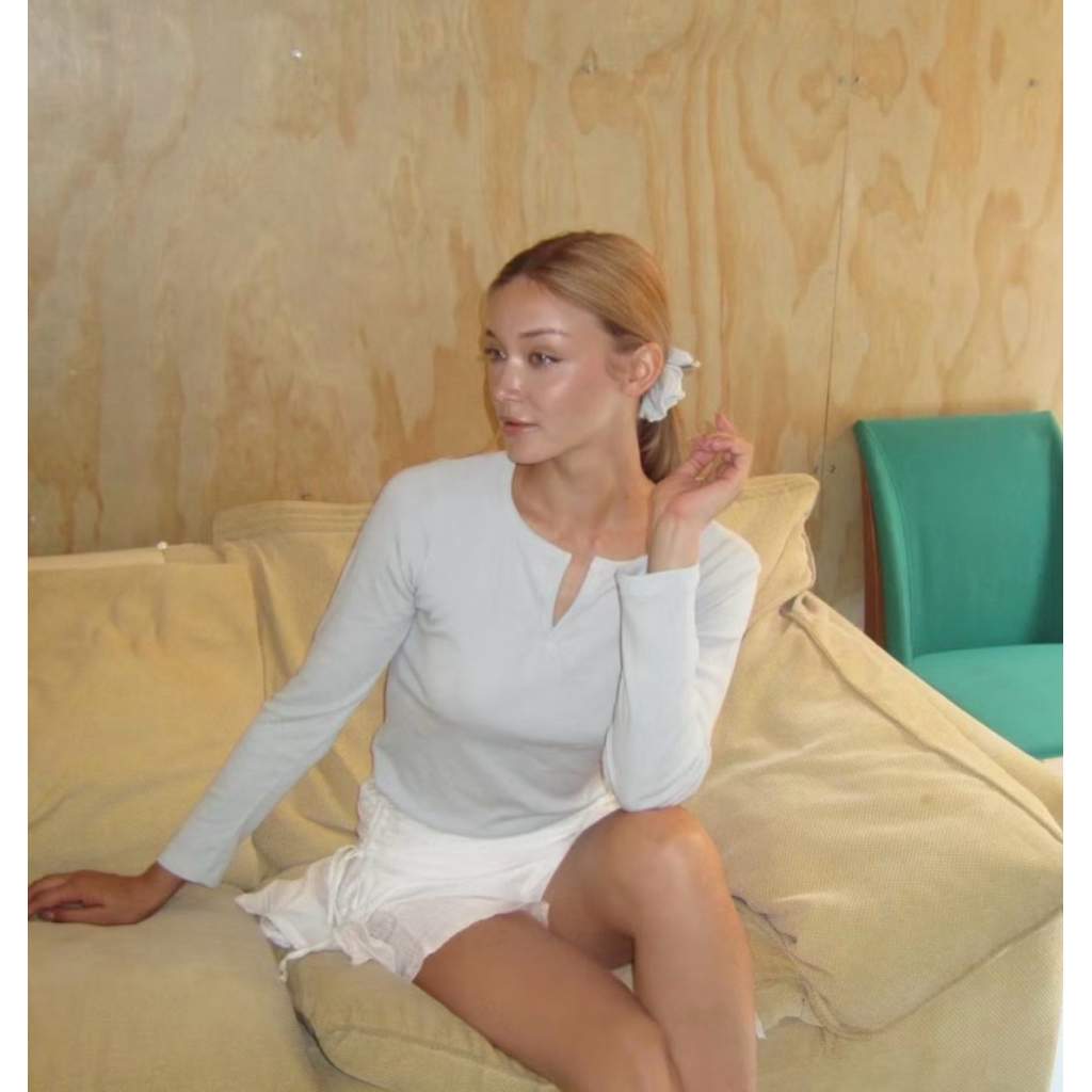 ส่งต่อ - Quera Vivian Long-Sleeve Top
