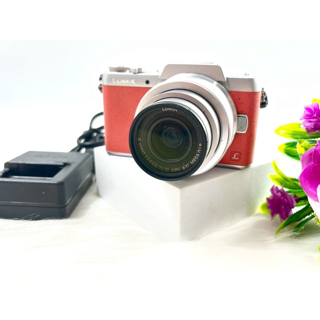 กล้อง Panasonic Lumix รุ่น GF8 พร้อมเลนส์
