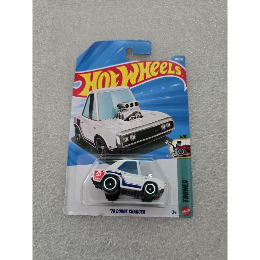 Hotwheels 70 dodge charger