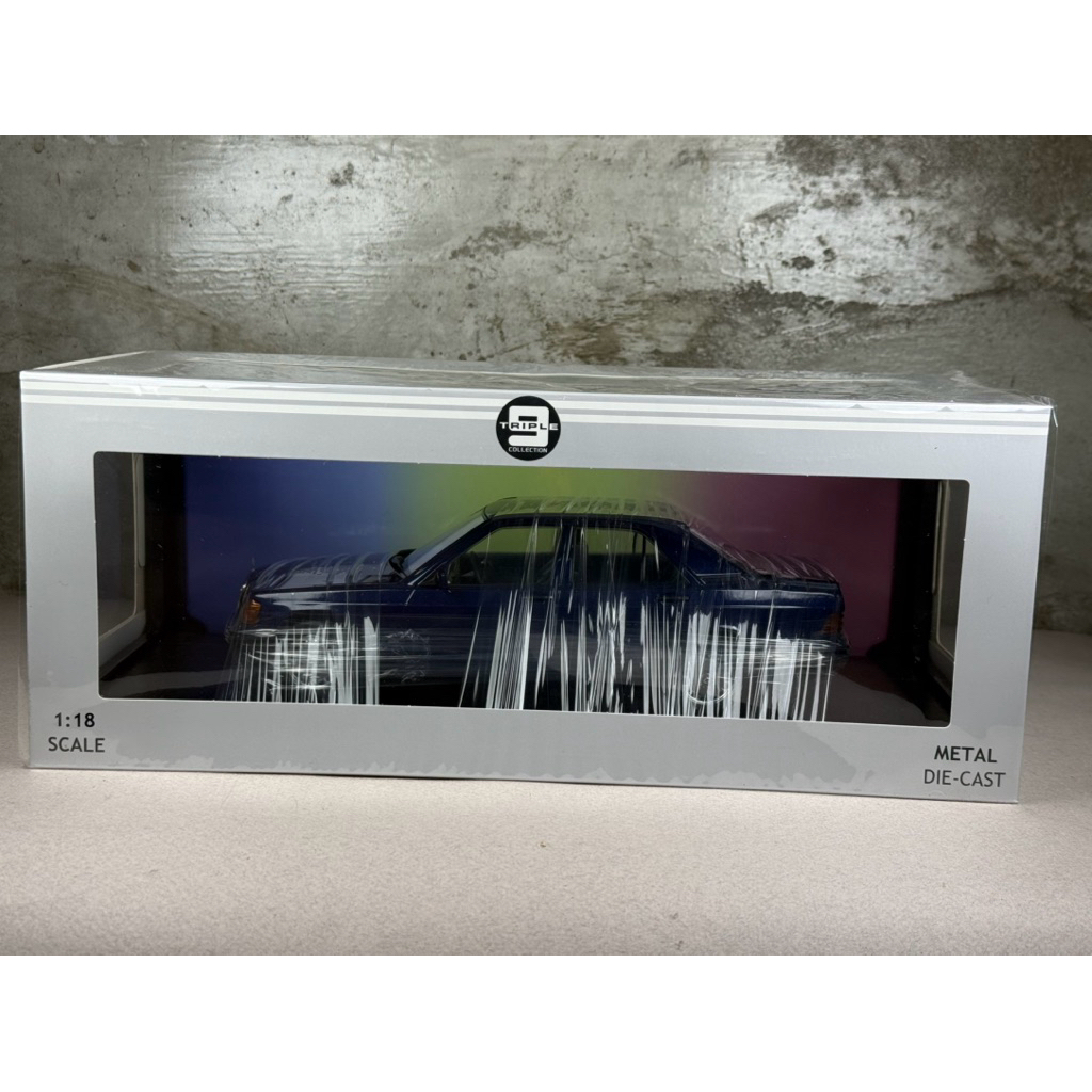 ▫️Mercedes Benz 190E 2.3 Avantgarde Azzurro T9-1800312 Scale 1:18 ยี่ห้อ Triple nine Model