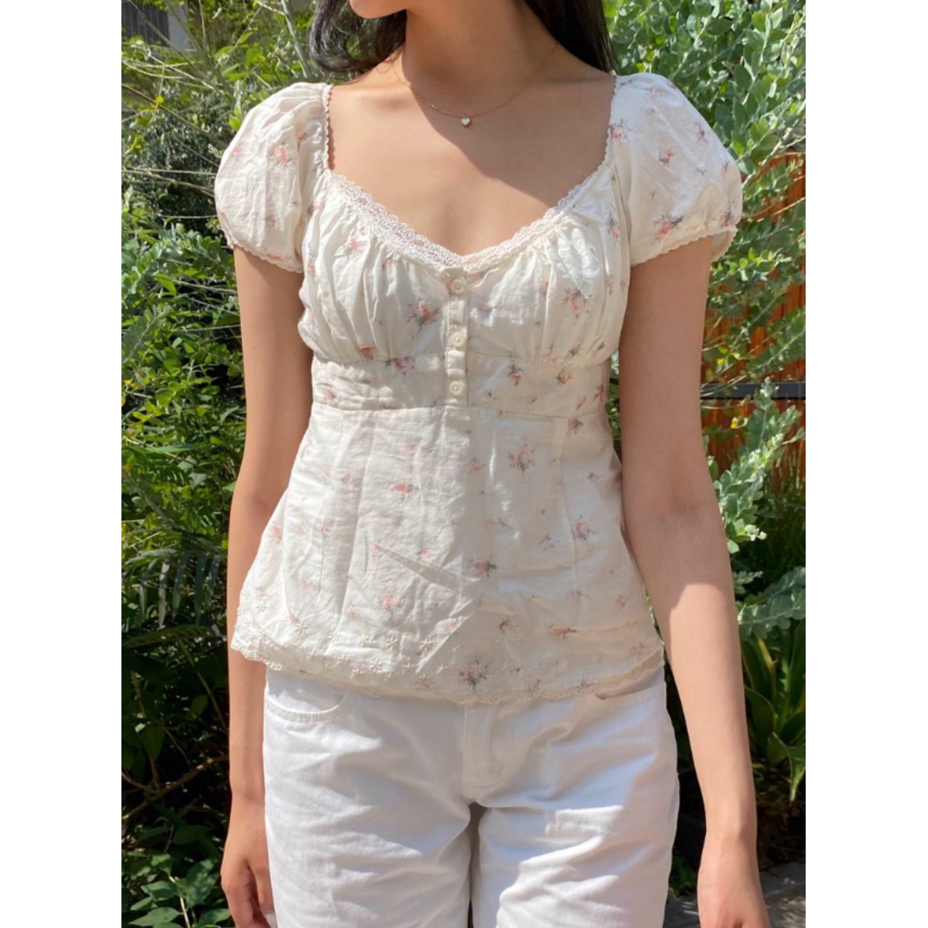 พร้อมส่ง 🎀 Brandy Melville | Blair Floral Top 🌷