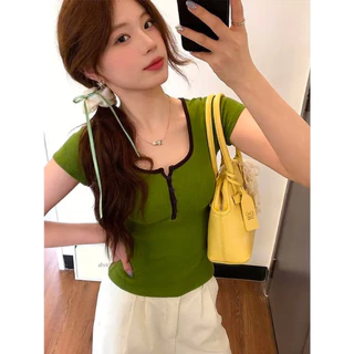💖เสื้อยืดแขนสั้นผู้หญิง 👑คอครึ่งเปิดกระดุมสีตัดกันสไตล์เกาหลี คอเสื้อแบบกลม เสื้อยืดทรงสั้น แฟชั่นรุ่นใหม่#038