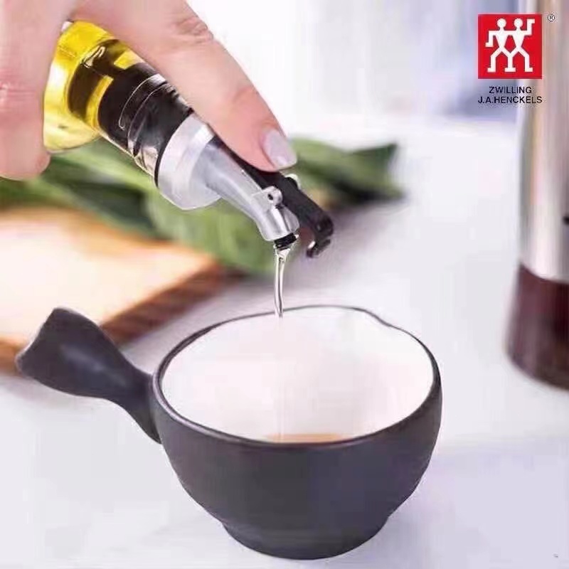 Germany Zwilling glass oil jar stainless steel oil jar seasoning jar soy sauce jar home vinegar jar