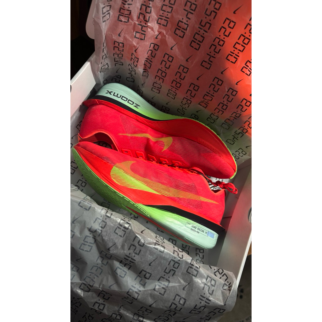 ปล่อยต่อมือ2🔥 Nike ZoomX Vaporfly Next% 4 สี Bright Crimson/Volt 🔥