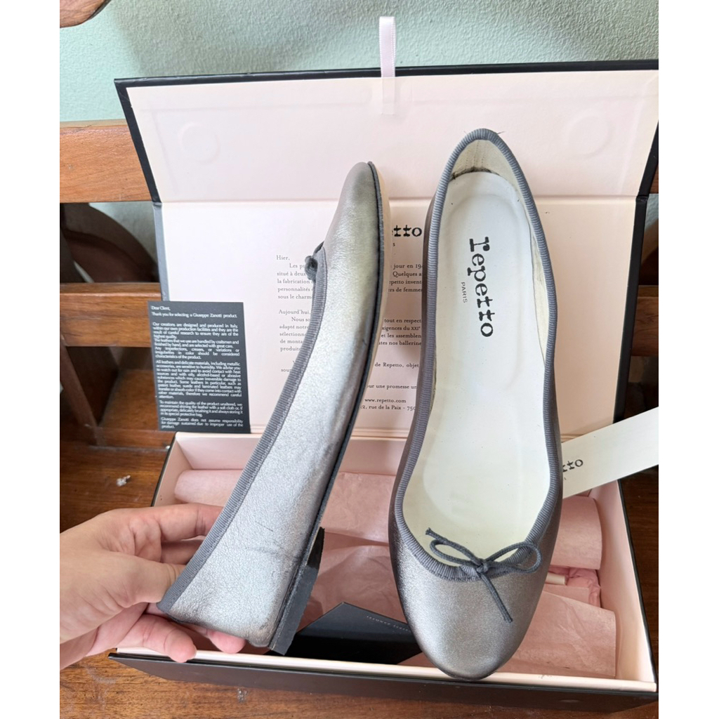 New Repetto ของใหม่ Made in France Size 40 (สำหรับคนเท้า 38.5-39) ซื้อมา 15,000 ฿ พร้อมกล่อง ใบ อปก 