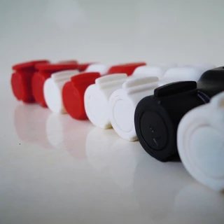 ตัวล็อคกันขโมยสินค้า 100 ชิ้น สำหรับตะขอแขวนสินค้า Peg Hook Lock 4/5/6 มม. สีแดง ดำ ขาว