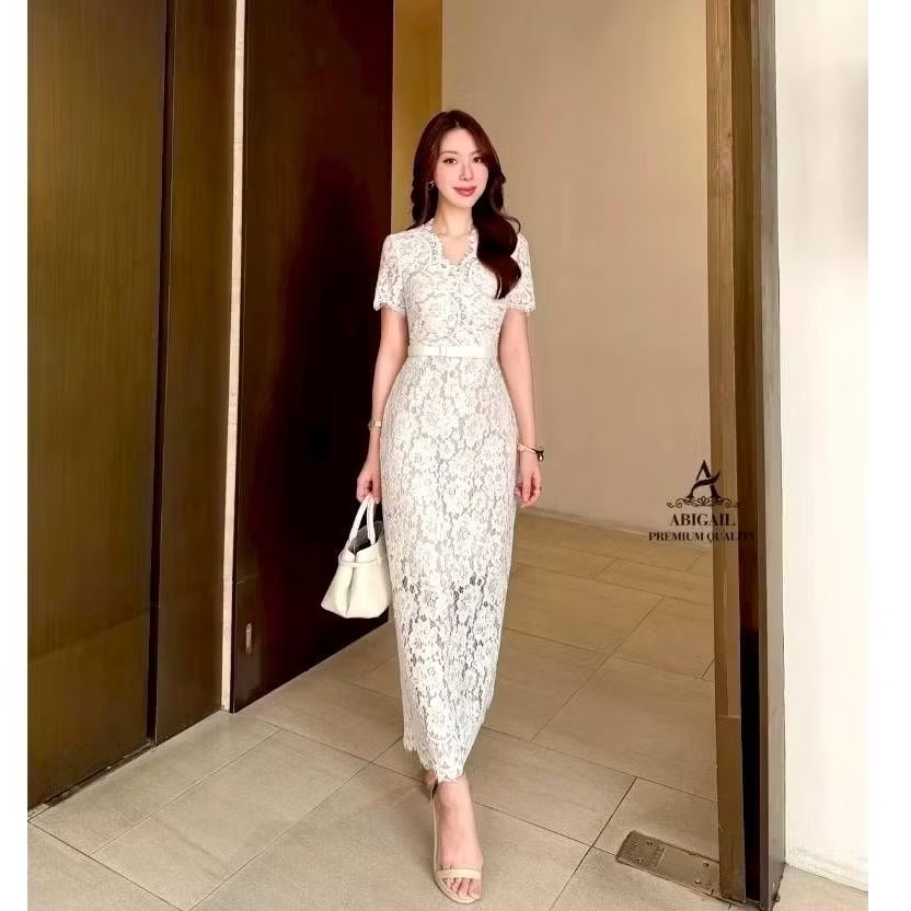 French Korea ชุดเดรสลูกไม้แขนสั้นสีขาวสุดหรู ใส่ไปทำบุญ Abigail ชุดเดรสลูกไม้แขนสั้น คอวี ทรงเข้ารูปสวย
