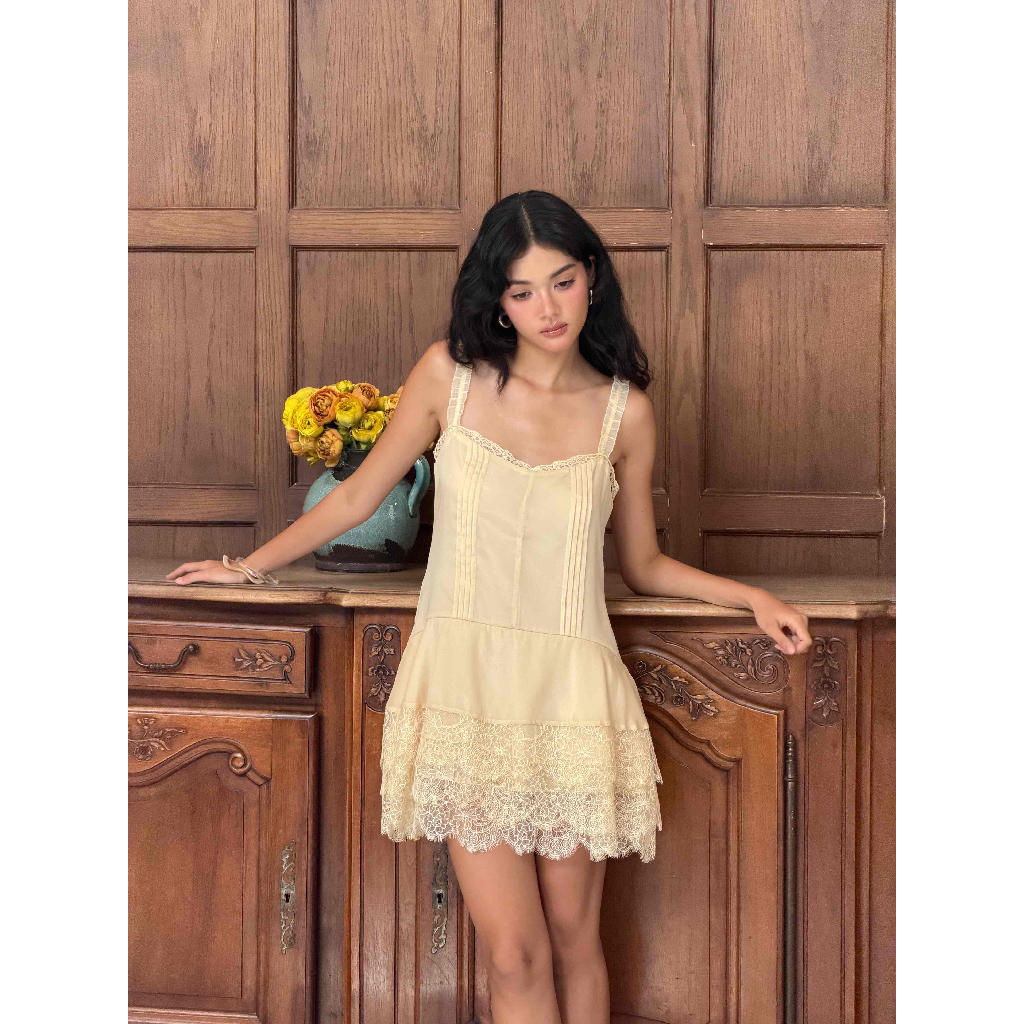 Fairy mini dress ดีไซน์สวยโดดเด่นแต่งลูกไม้ฝรั่งเศส 3 ชั้น
