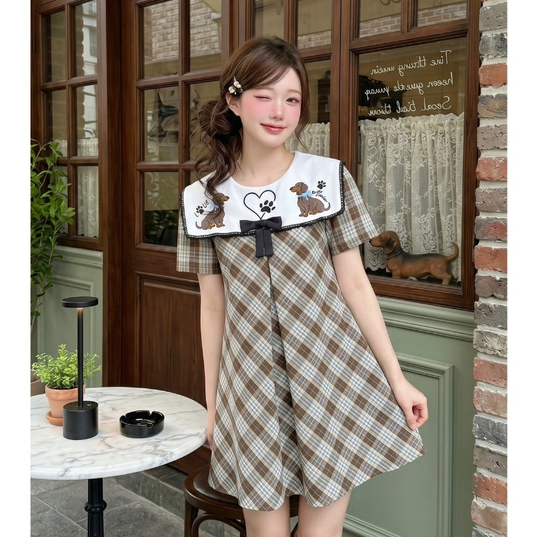 (มี3XL) Maria Diamond สีน้ำตาล Cocoa Scott Dress เดรสทรงปล่อยผ้าทอลายสก็อต ปกงานปัก แต่งโบว์หน้า แขนสั้น ซิปหลัง มีซับใน
