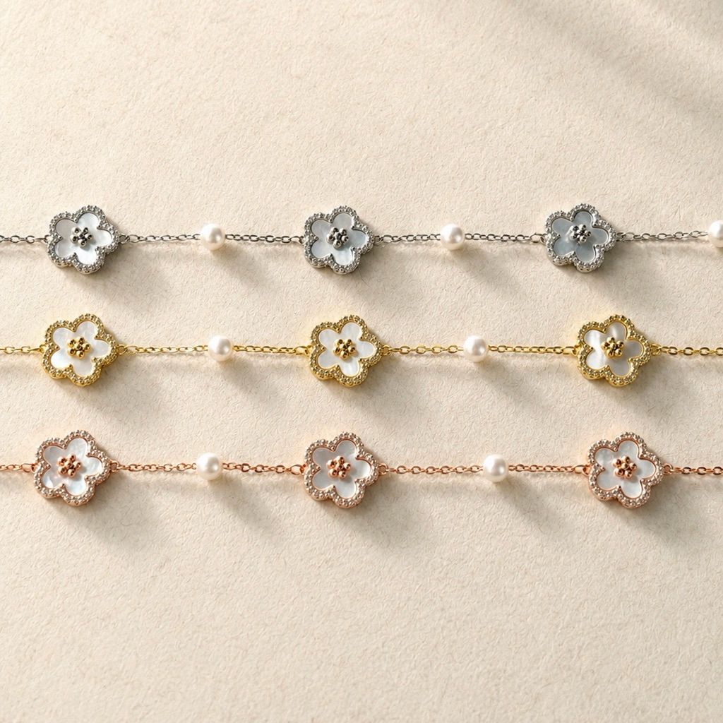 Socrush.bkk | FLORARIA PEARL bracelet (Mother of pearl) | SB-112 | สร้อยข้อมือ ดอกไม้ มุก