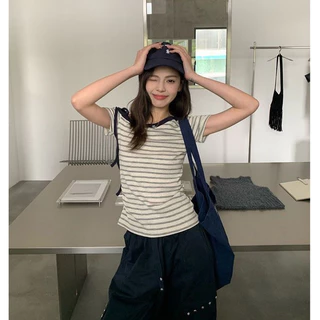Paula พร้อมส่ง🌴เสื้อแขนสั้นลายริ้ว🌴คอเบี่ยงข้างเดียว มีริบบิ้นผูกสายสะพาย สไตล์สาวหวานเกาหลี แมตช์กางเกงใส่ประจำวัน