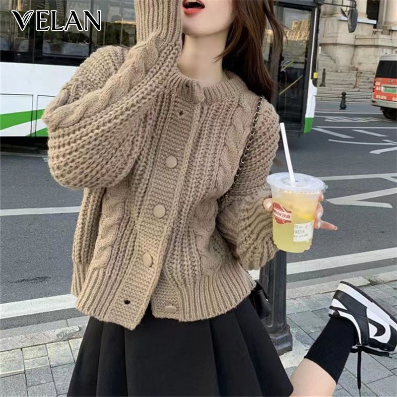 [พร้อมส่ง]เสื้อคาร์ดิแกนผู้หญิง เสื้อกันหนาวไหมพรมคาร์ดิแกนแขนยาวคอกลมผ้าถักแบบนิ่ม ทรงหลวม สไตล์เกาหลี