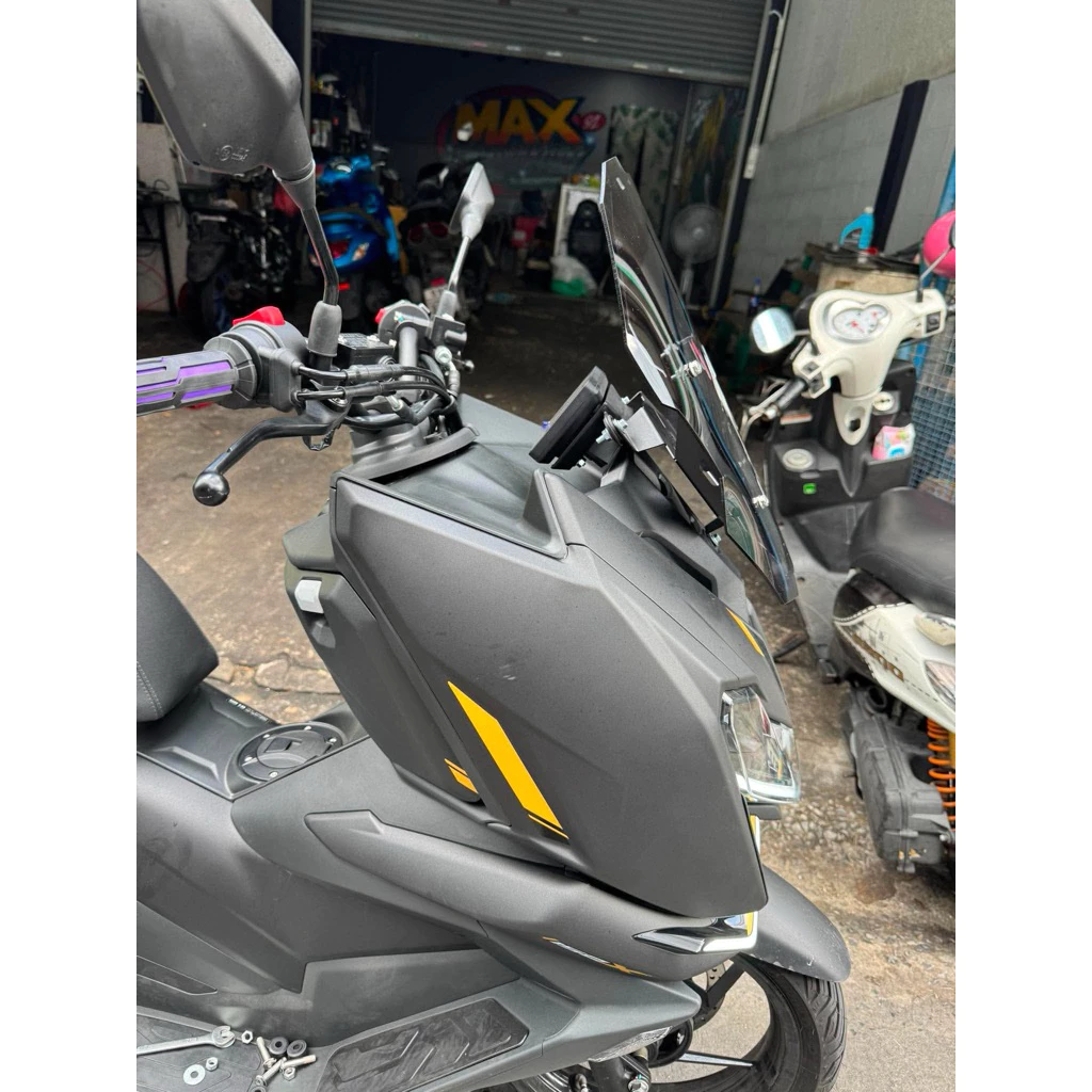 Zontes150x - ชิวหน้าทัวร์ริ่งพร้อมยกชิว สายทัวร์ริ่ง ไม่ใช่งานจีน ฟรีน๊อตครบชุด thumbnail 6