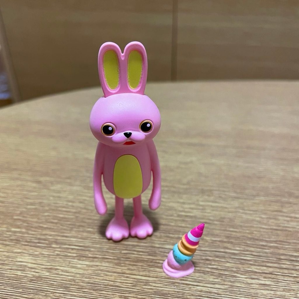 Qualia Figure Series "Unlucky Bunny"