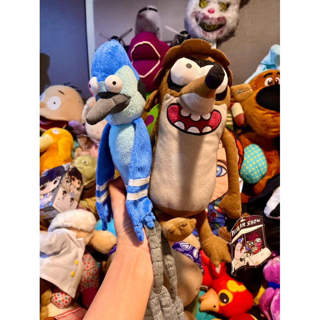 ตุ๊กตา Mordecai และ Rigby จาก Regular Show เซ็ตคู่ สภาพสวย ป้ายห้อย (Rare Collectible)