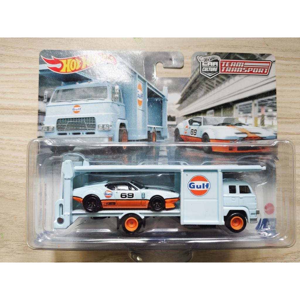 Hot Wheels ฮอตวีล Premium Car Culture De Tomaso Pantera Gruppo Second Story Lorry Truck Team Transport ลาย gulf 1:64