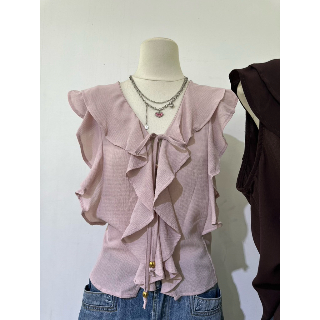 M2129เสื้อคอวีแขนกุดแต่งระบายไล่ระดับ