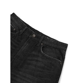 AIIZ (เอ ทู แซด) - AIIZ กางเกงยีนส์ผู้ชายขาสั้นทรงขาตรง AIIZ Men's Denim Bermuda Shorts