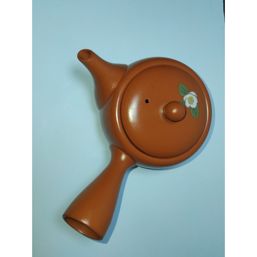 กาน้ำชาญี่ปุ่น Kyusu จาก Tokonameเพ้นท์ลายดอก Camellia สไตล์ญี่ปุ่น