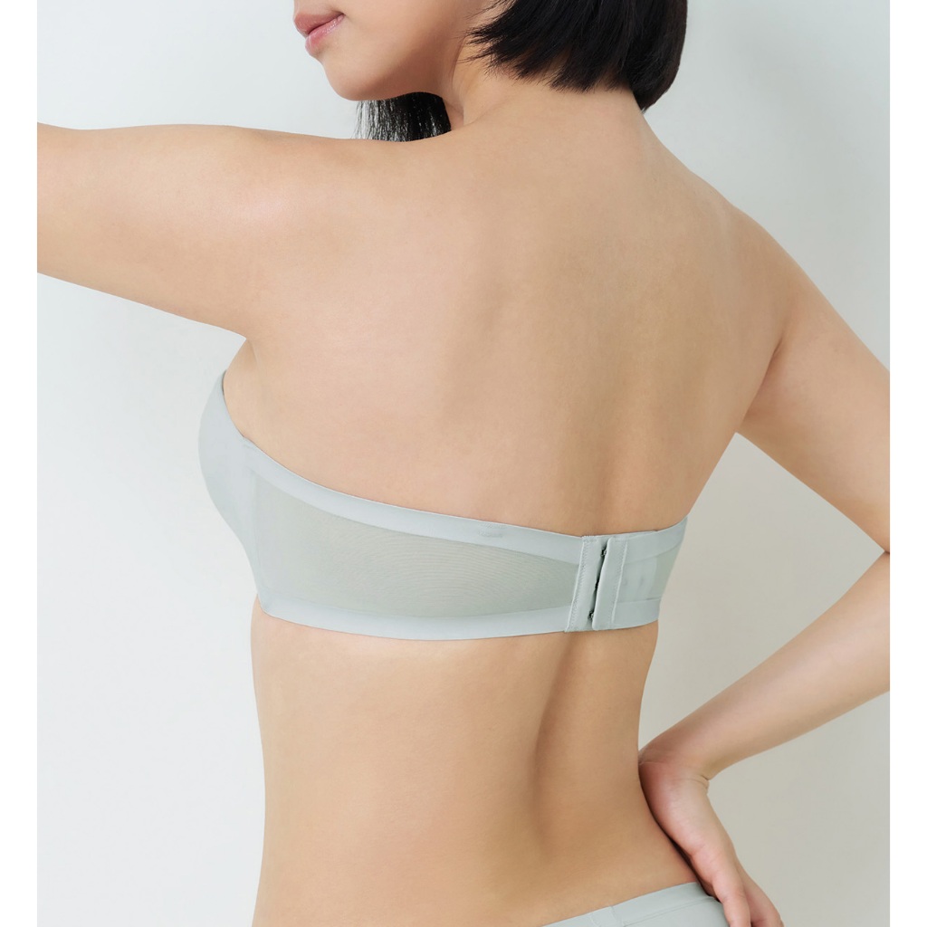 Triumph เสื้อชั้นในไม่มีโครงแบบเกาะอก รุ่น Invisible Inside-Out HUD รหัส 10212519 สีเทาอ่อน 00QX — صورة 8