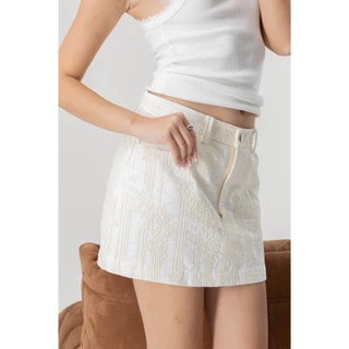Felt.bkk Fleur Skirt กระโปรงสั้นสีขาวลายฉลุดอกไม้