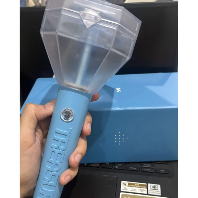 Treasure Lightstick Ver.1 (แท่งไฟ Treasure มือสอง)