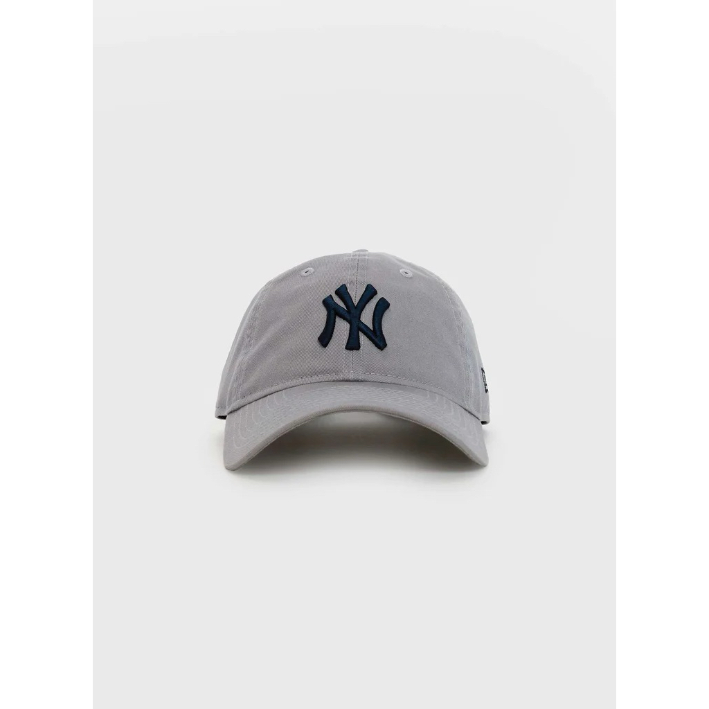 used like new YANKEES 9TWENTY BASEBALL CAP