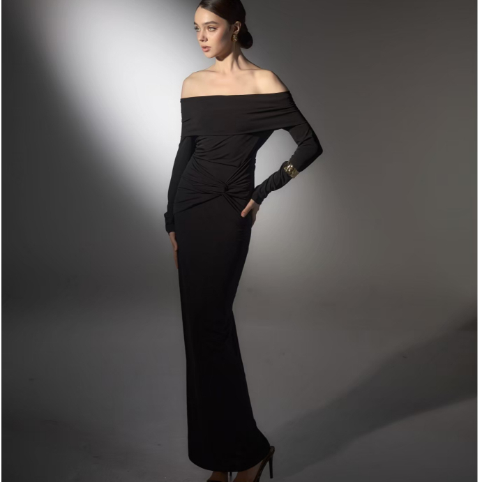 MISS MODERN - Sense Dress เดรสยาว เข้ารูป ดีไซน์โอบไหล่ เดรสออกงาน ชุดไปงานแต่ง ดีเทลตรงเอว ช่วยพรางหุ่น