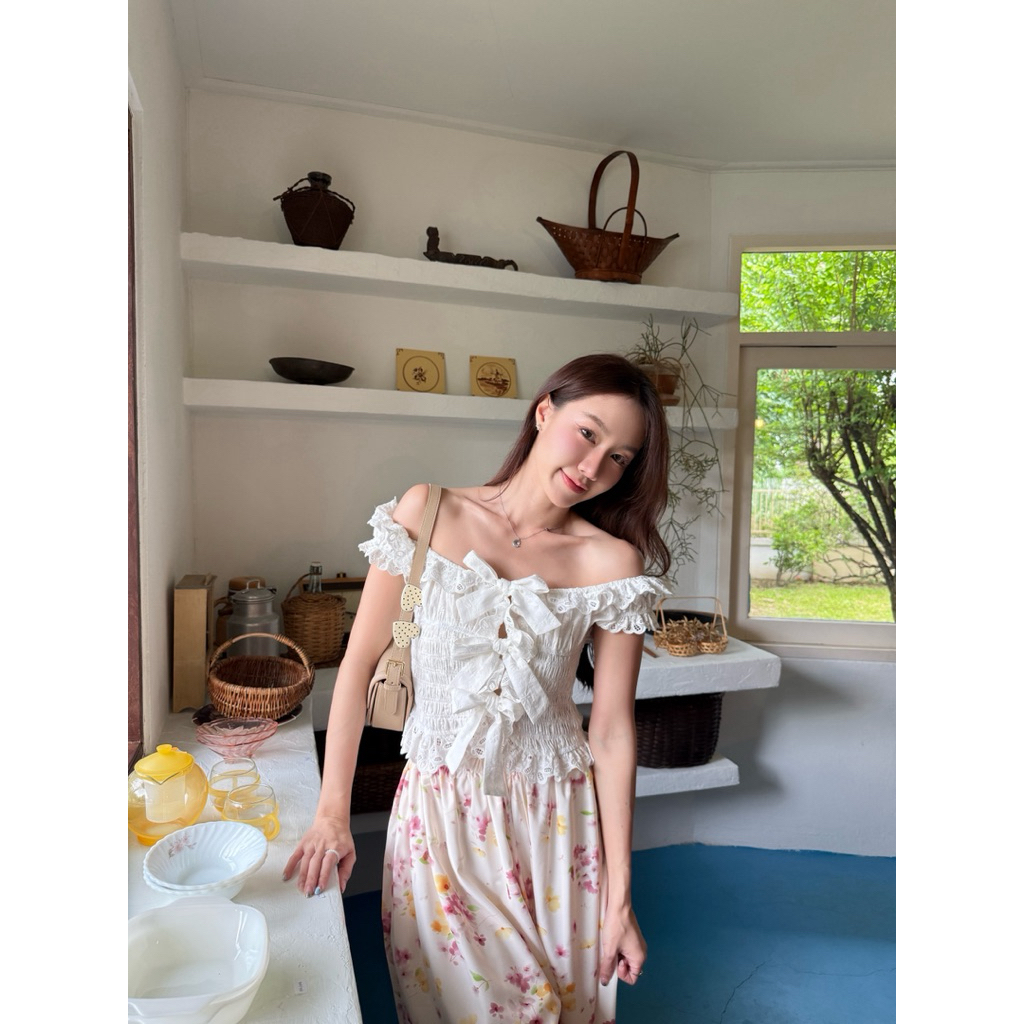 พร้อมส่ง Ribbon Lace Blouse - Everymay เสื้อผูกโบว์ ใส่ได้ 2 ด้านและ 2 แบบ