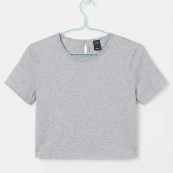 เสื้อเด็กหญิง 7-8 ปี Girls' top, age 7-8 years dazy size s รอบอก 28-30 นิ้ว มือสองสภาพดี