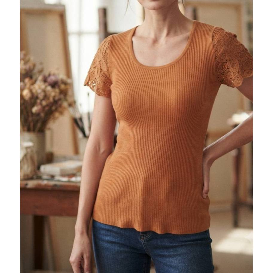 เสื้อผ้าทอเนื้อร่อง แต่งแขนลูกไม้ Jan Noel 32-36/24 สีอิฐ